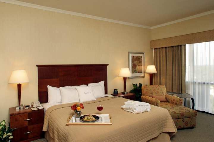 Doubletree By Hilton Hotel Tallahassee Exterior photo