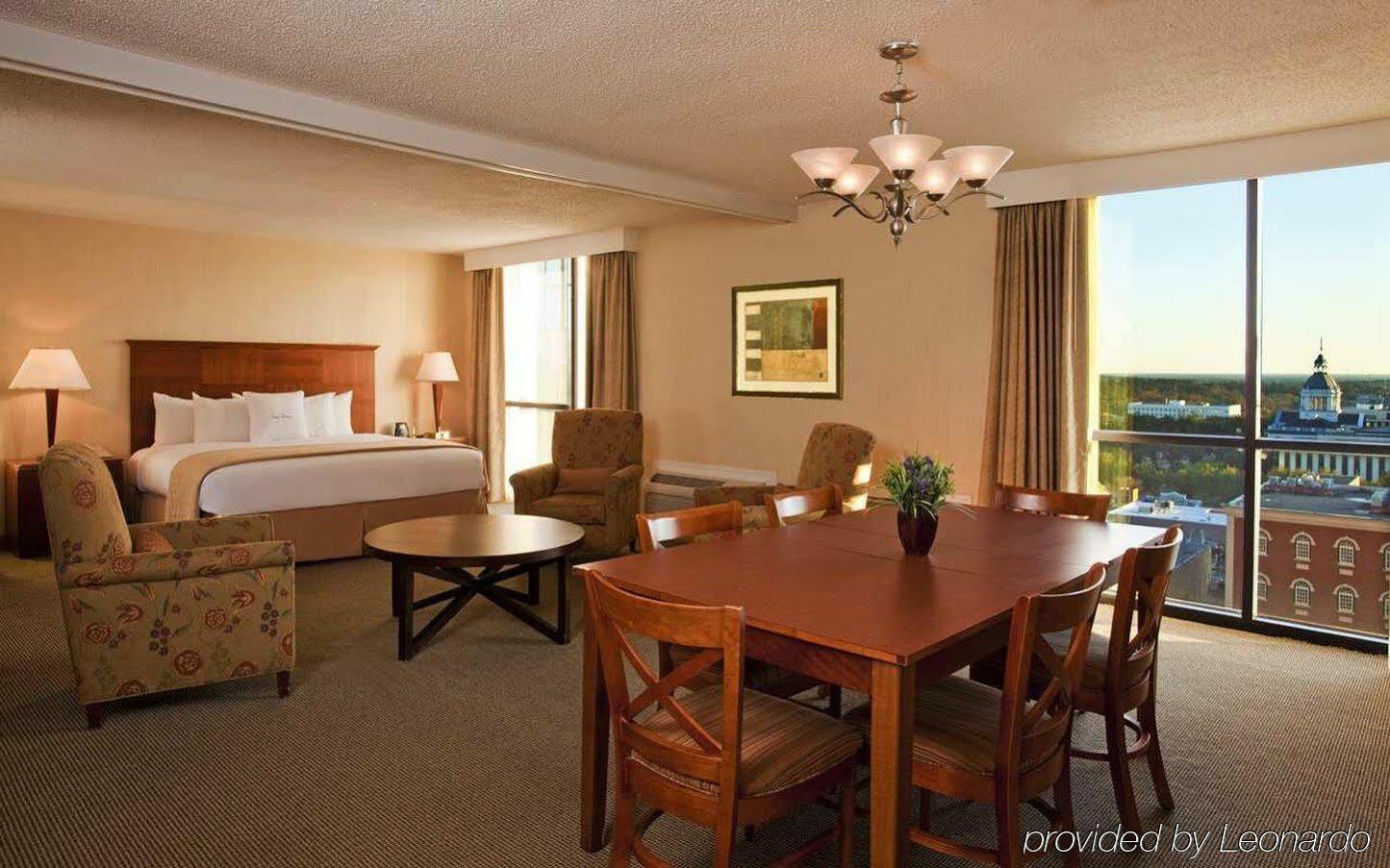 Doubletree By Hilton Hotel Tallahassee Exterior photo